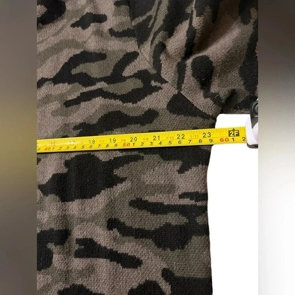 Women's Rachel Zoe Hooded Cardigan Sweater Green Black Camo Print Small Pockets - Picture 6 of 7